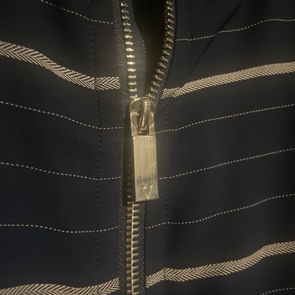 NWOT Vince Camuto Navy Striped Zip up lightweight jacket size large - Picture 3 of 14